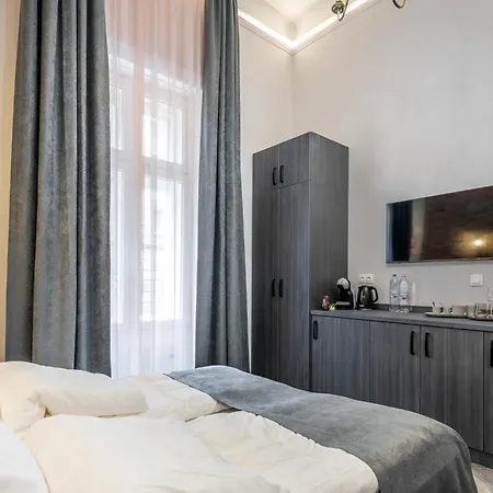 Marvelous In Andrassy Boulevard *