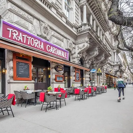 Marvelous In Andrassy Boulevard דירה *