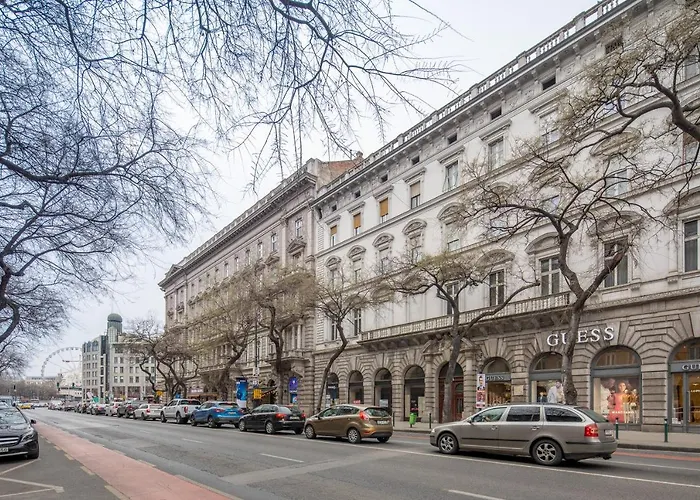 Marvelous In Andrassy Boulevard Budapešť