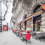 Lejlighed Marvelous In Andrassy Boulevard Budapest